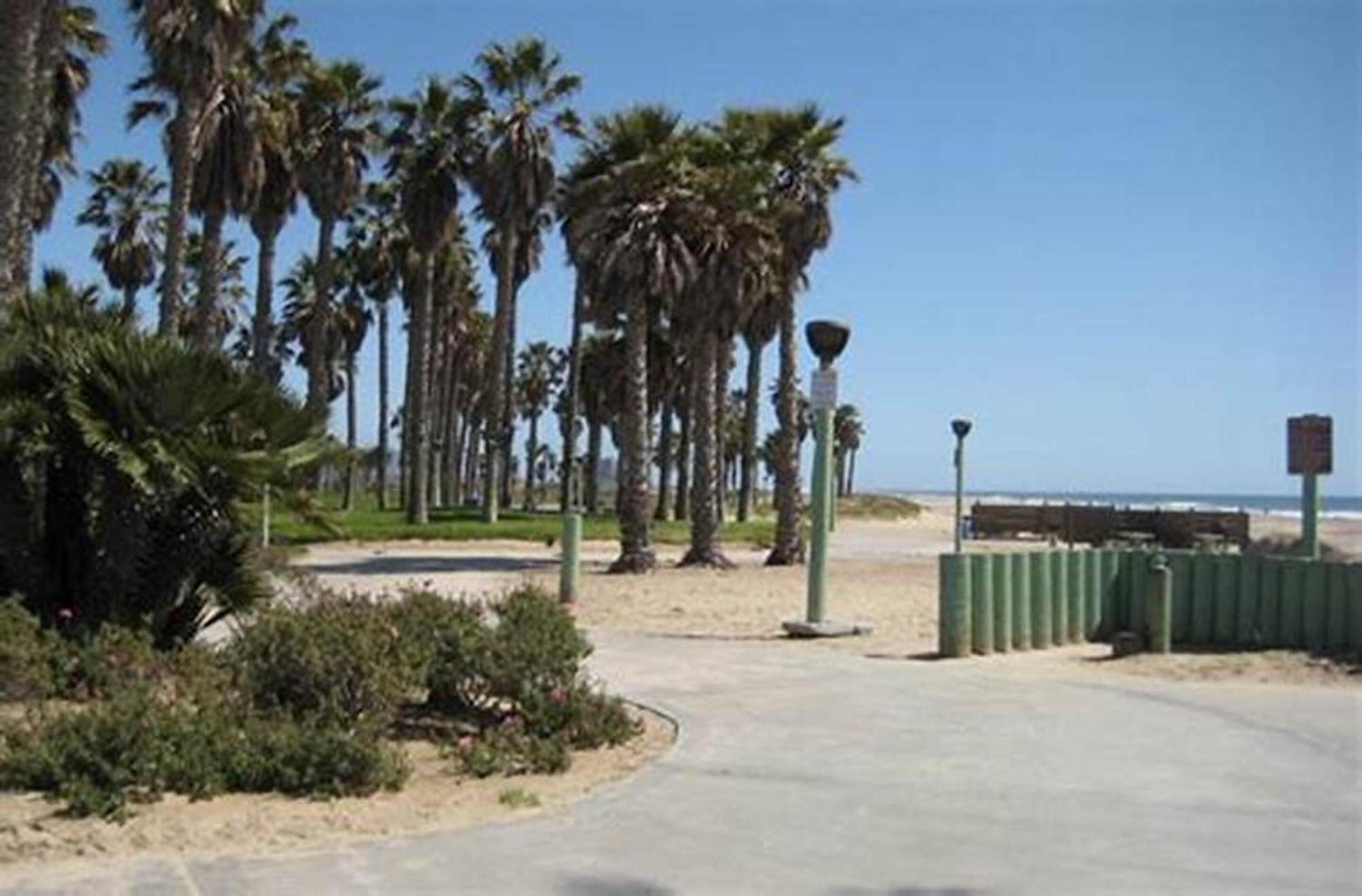 Motel 6 San Pedro, Ca Port Of Los Angeles Bagian luar foto